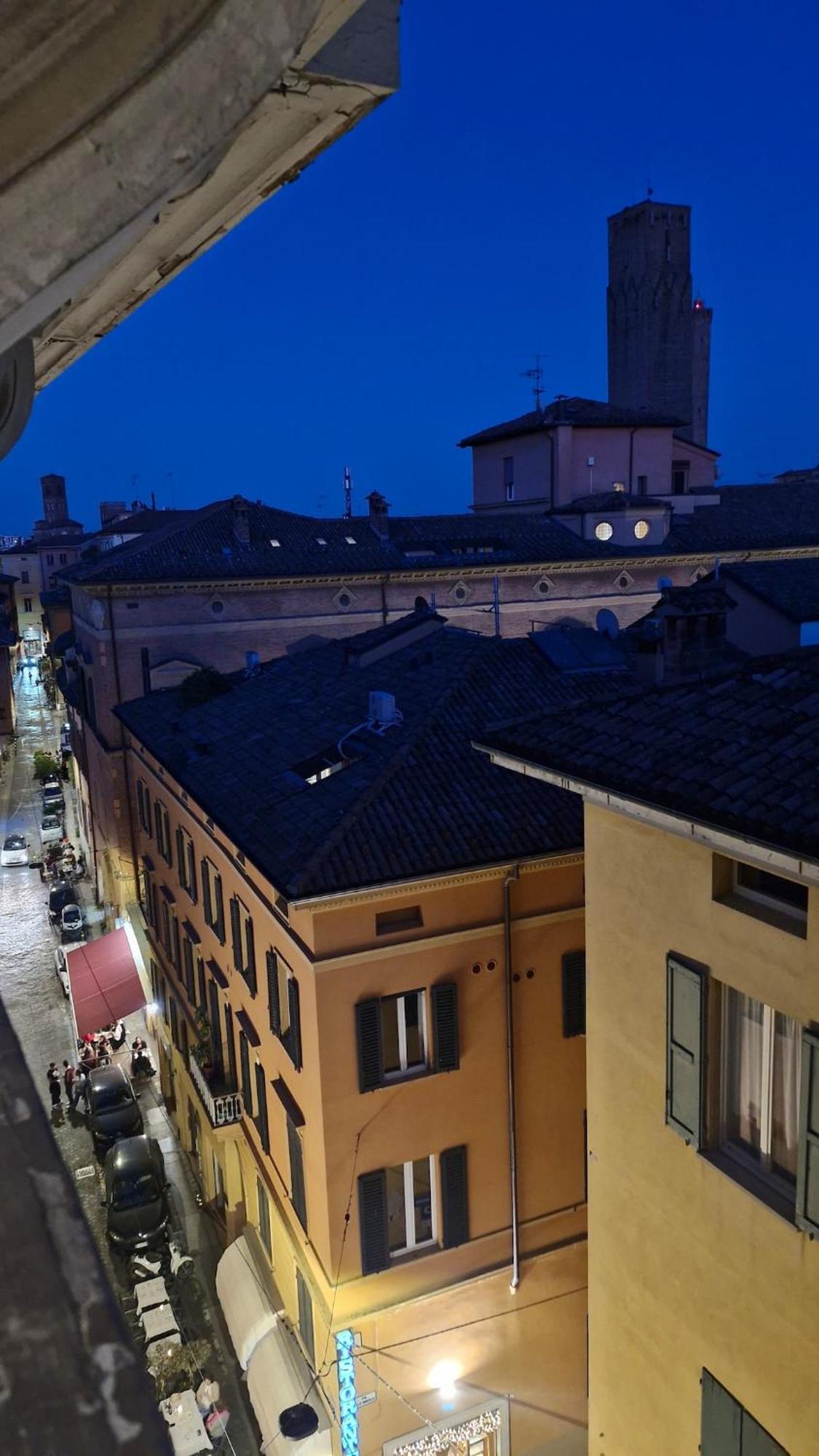 Monolocale Sui Tetti Di Bologna - Via Indipendenza Apartment Ngoại thất bức ảnh